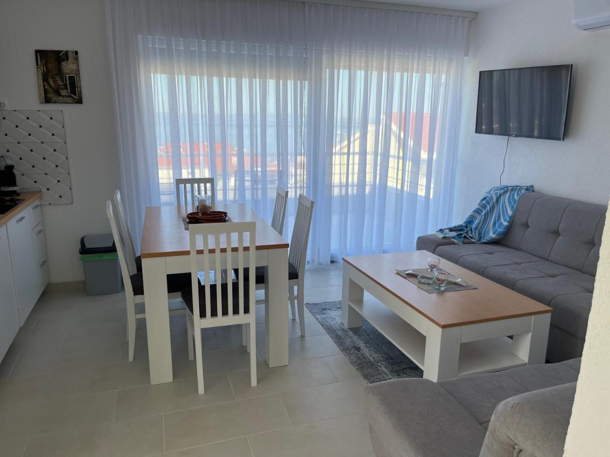 Sea View, Peaceful. Apartment Макарска Екстериор снимка