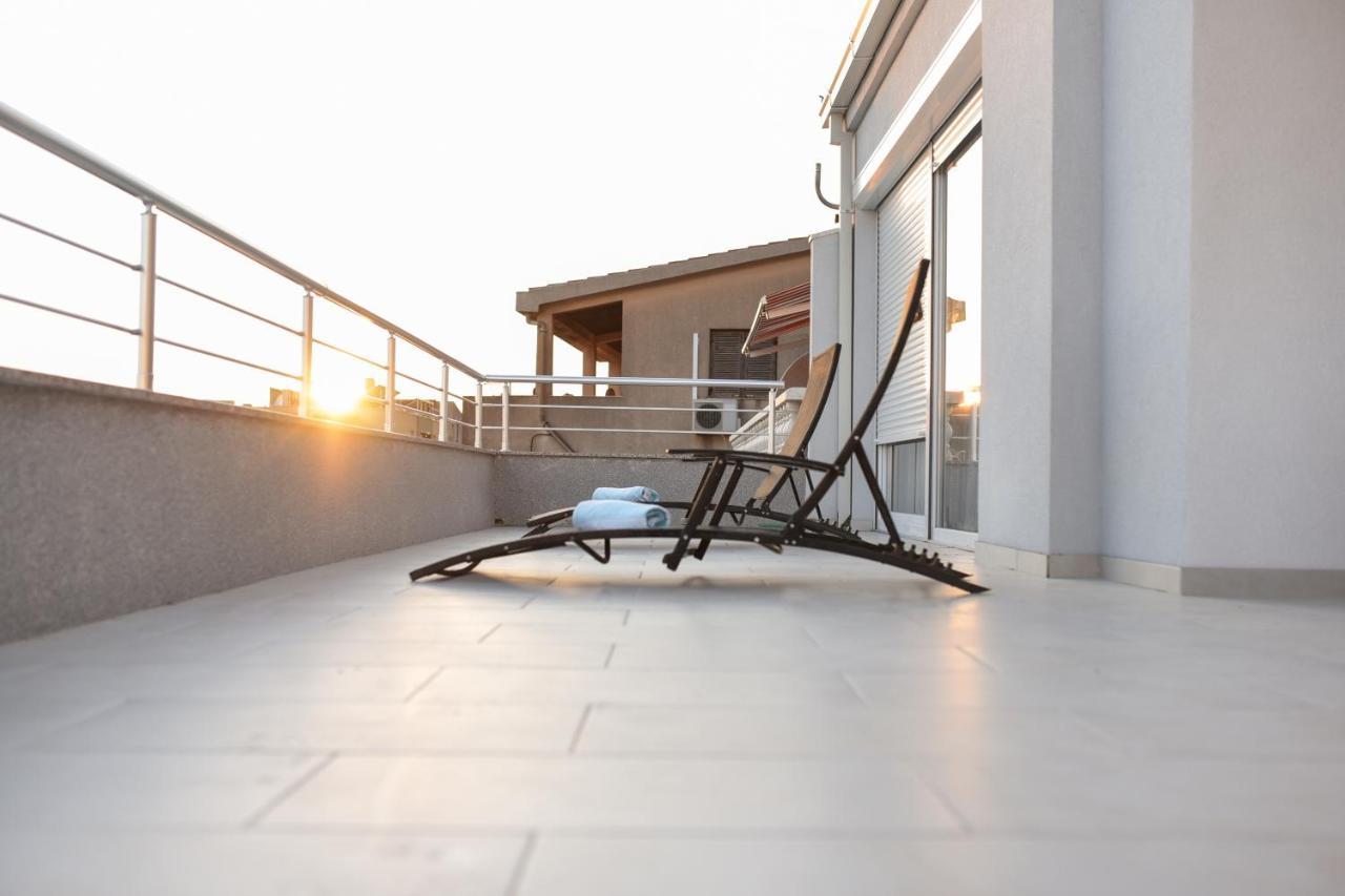 Sea View, Peaceful. Apartment Макарска Екстериор снимка